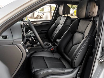 2026 Porsche Macan AWD