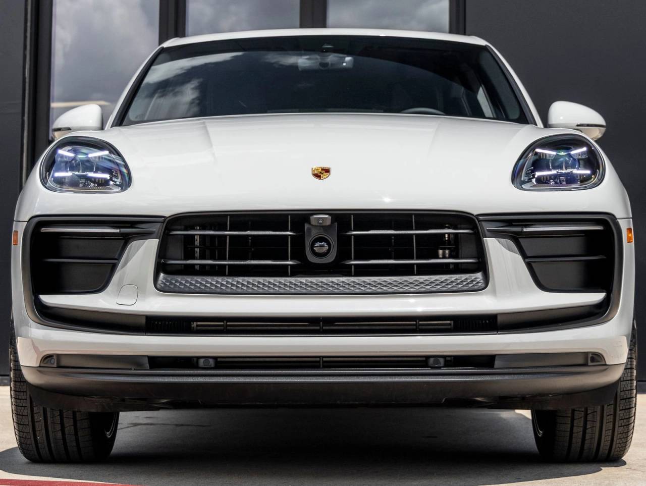 2026 Porsche Macan AWD