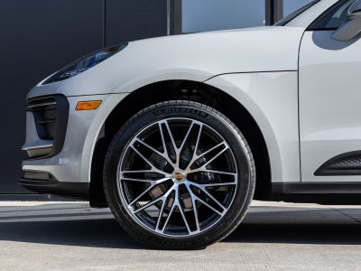 2026 Porsche Macan AWD