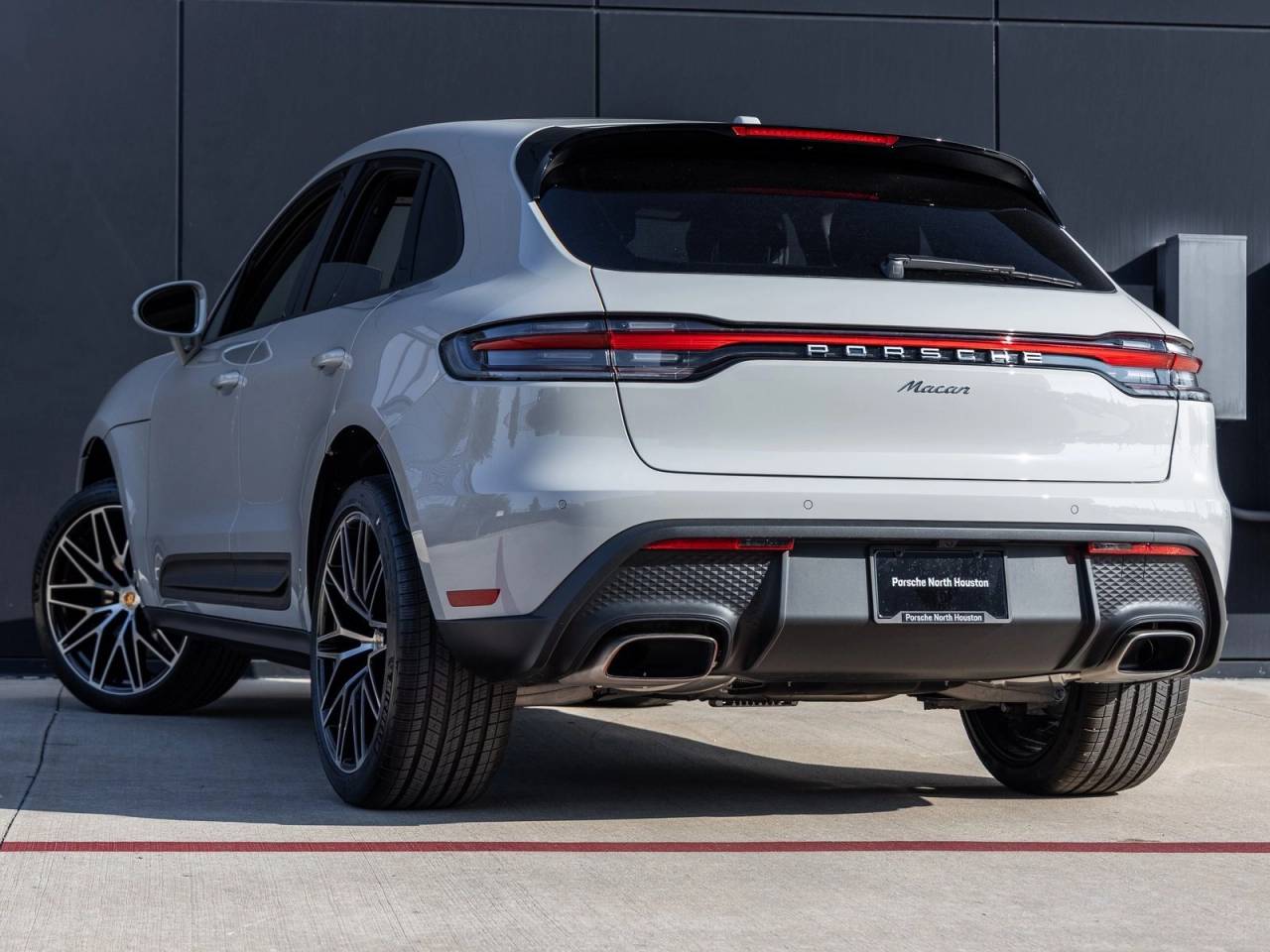 2026 Porsche Macan AWD