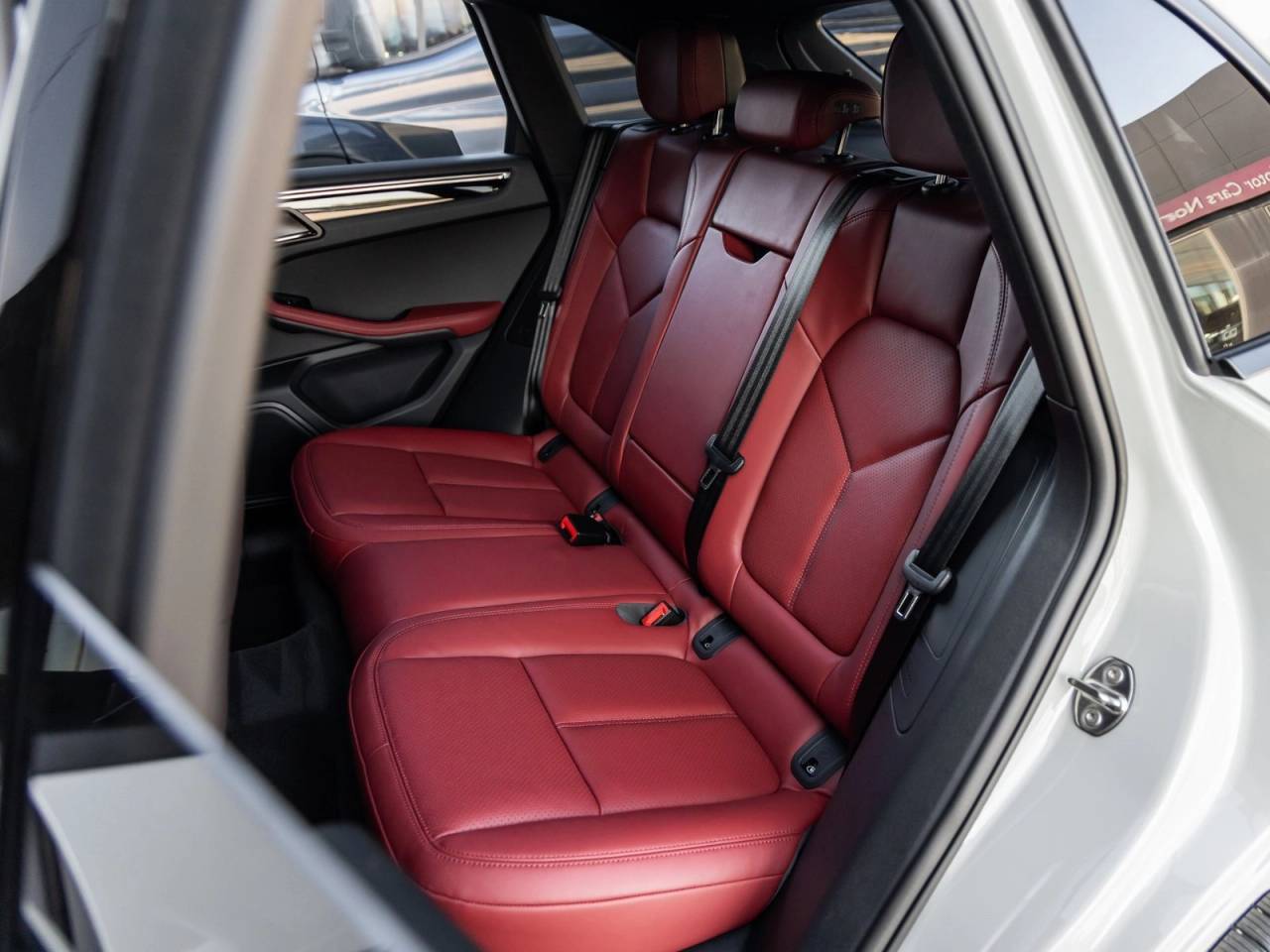 2026 Porsche Macan AWD