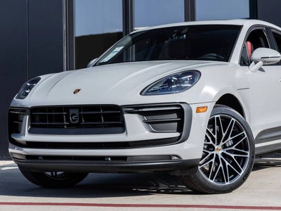 2026 Porsche Macan AWD