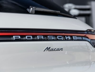 2026 Porsche Macan Macan