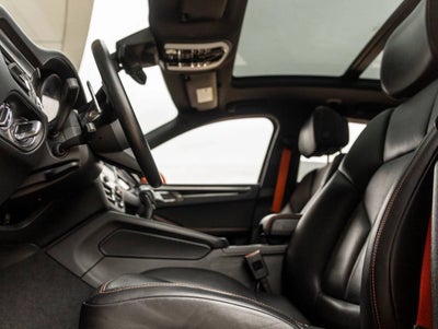 2022 Porsche Macan Macan