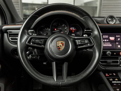 2022 Porsche Macan Macan