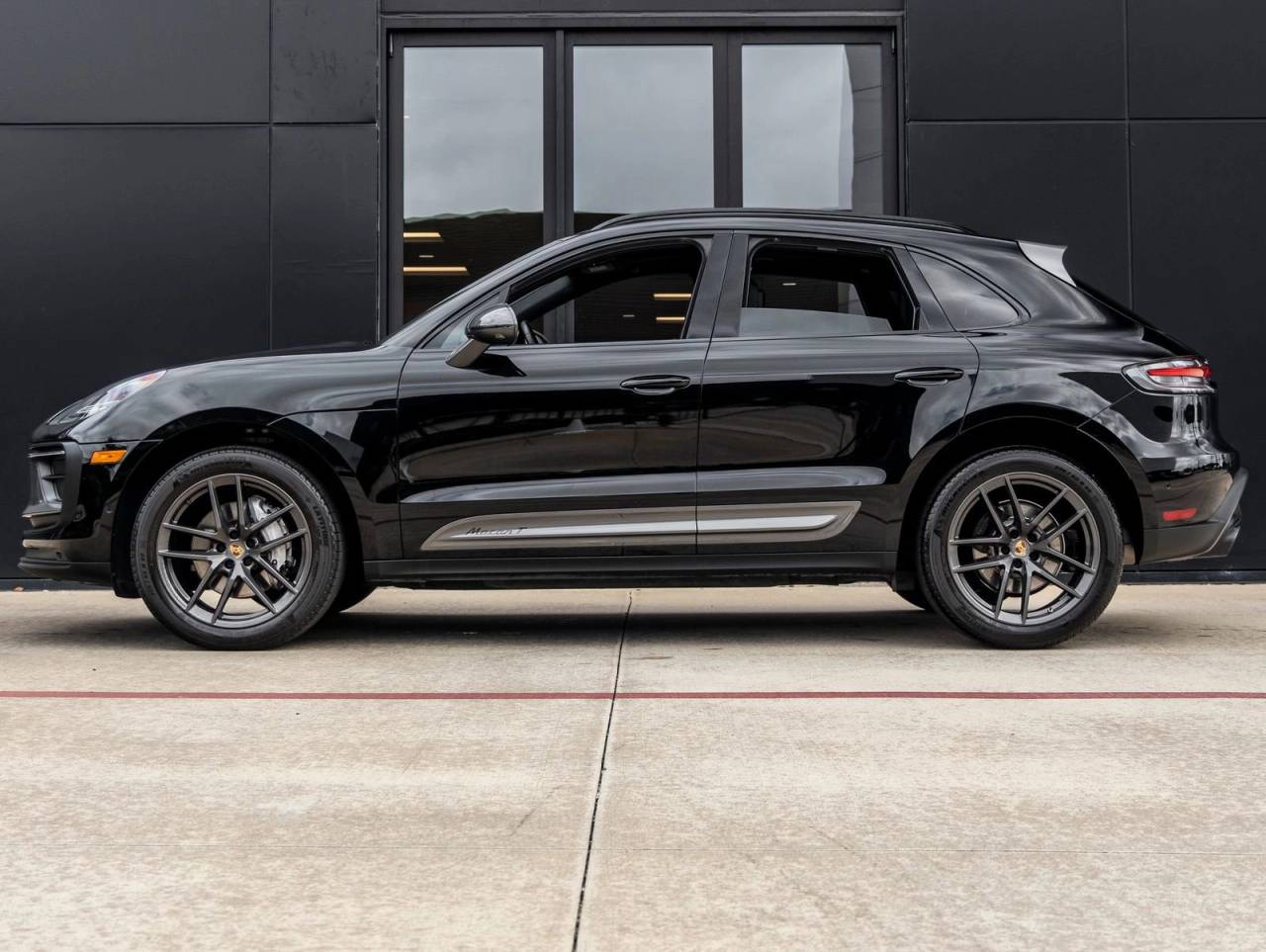 2023 Porsche Macan T