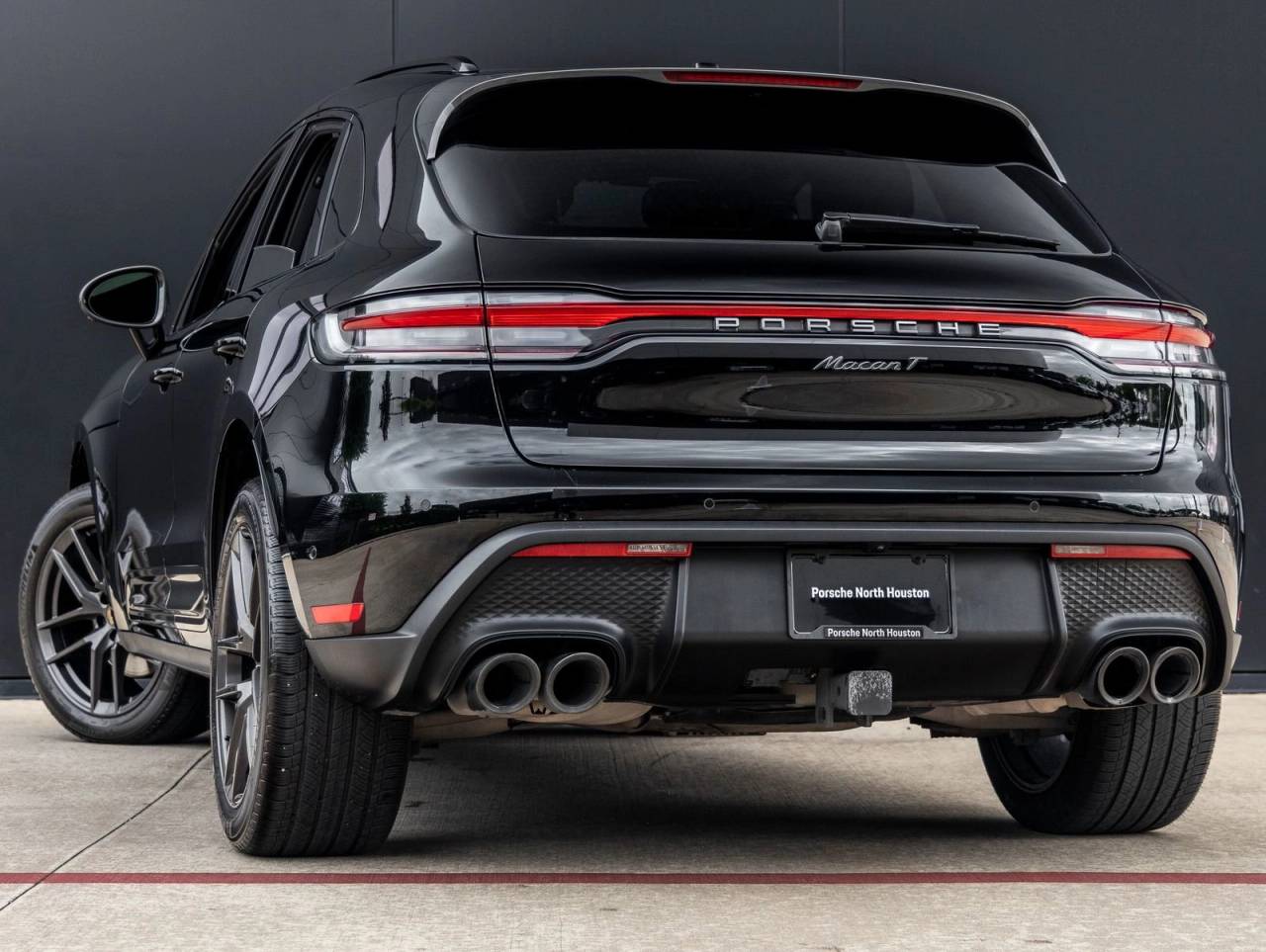2023 Porsche Macan T