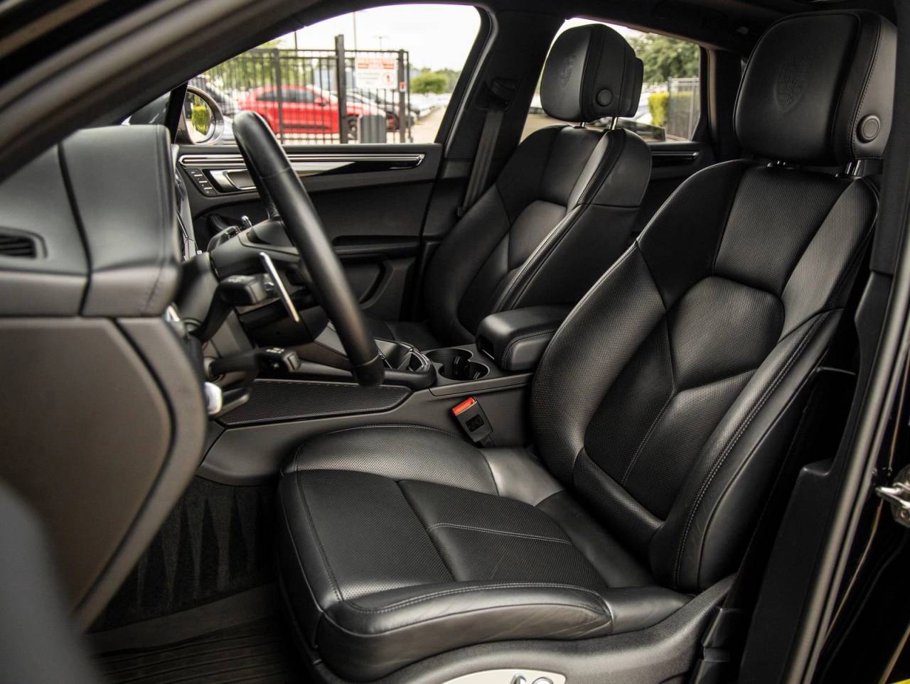 2023 Porsche Macan T