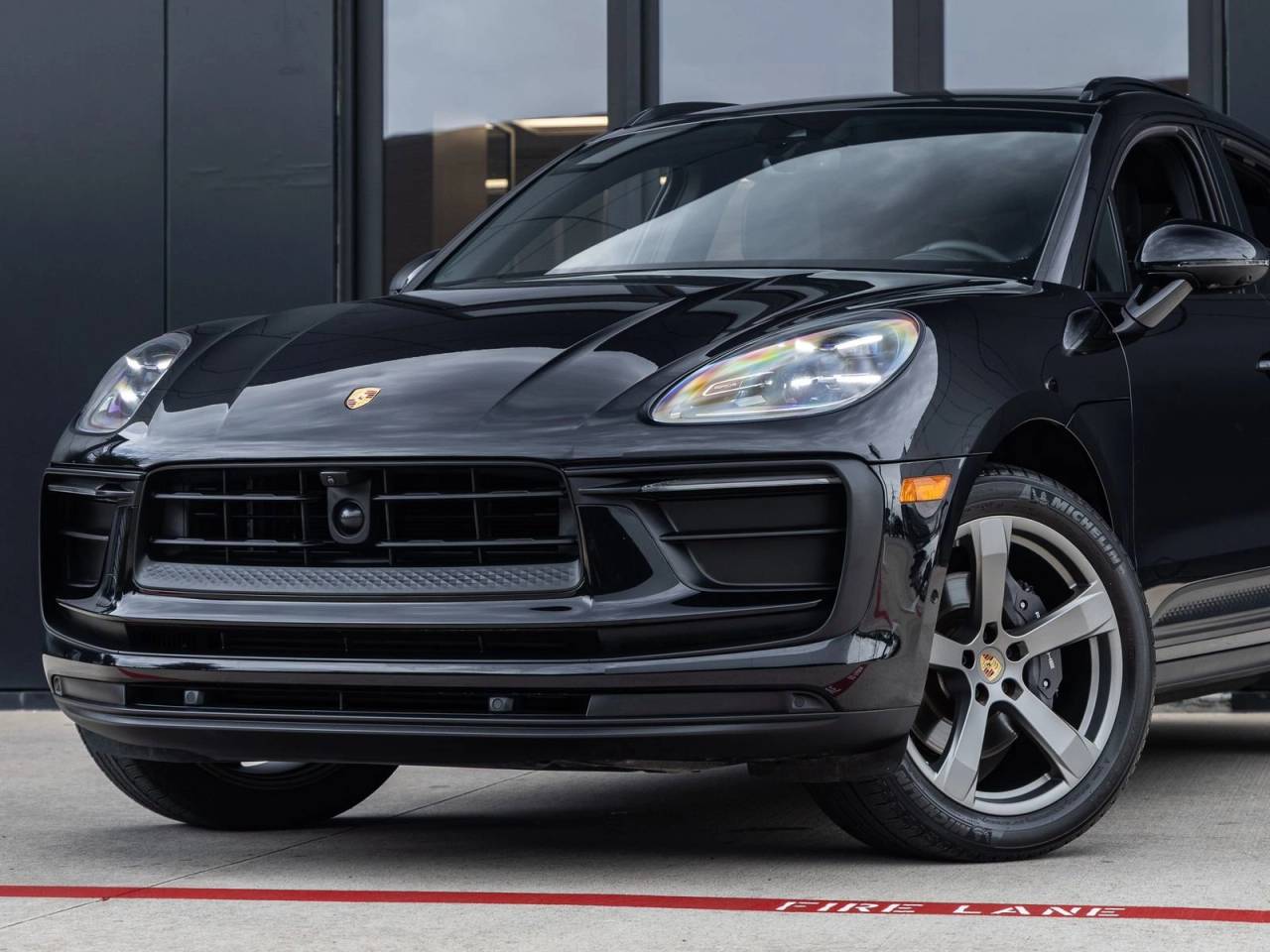 2023 Porsche Macan AWD
