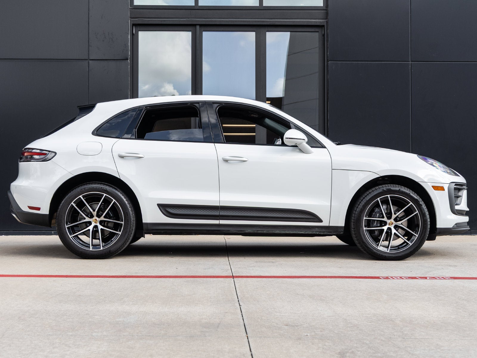 2025 Porsche Macan Macan