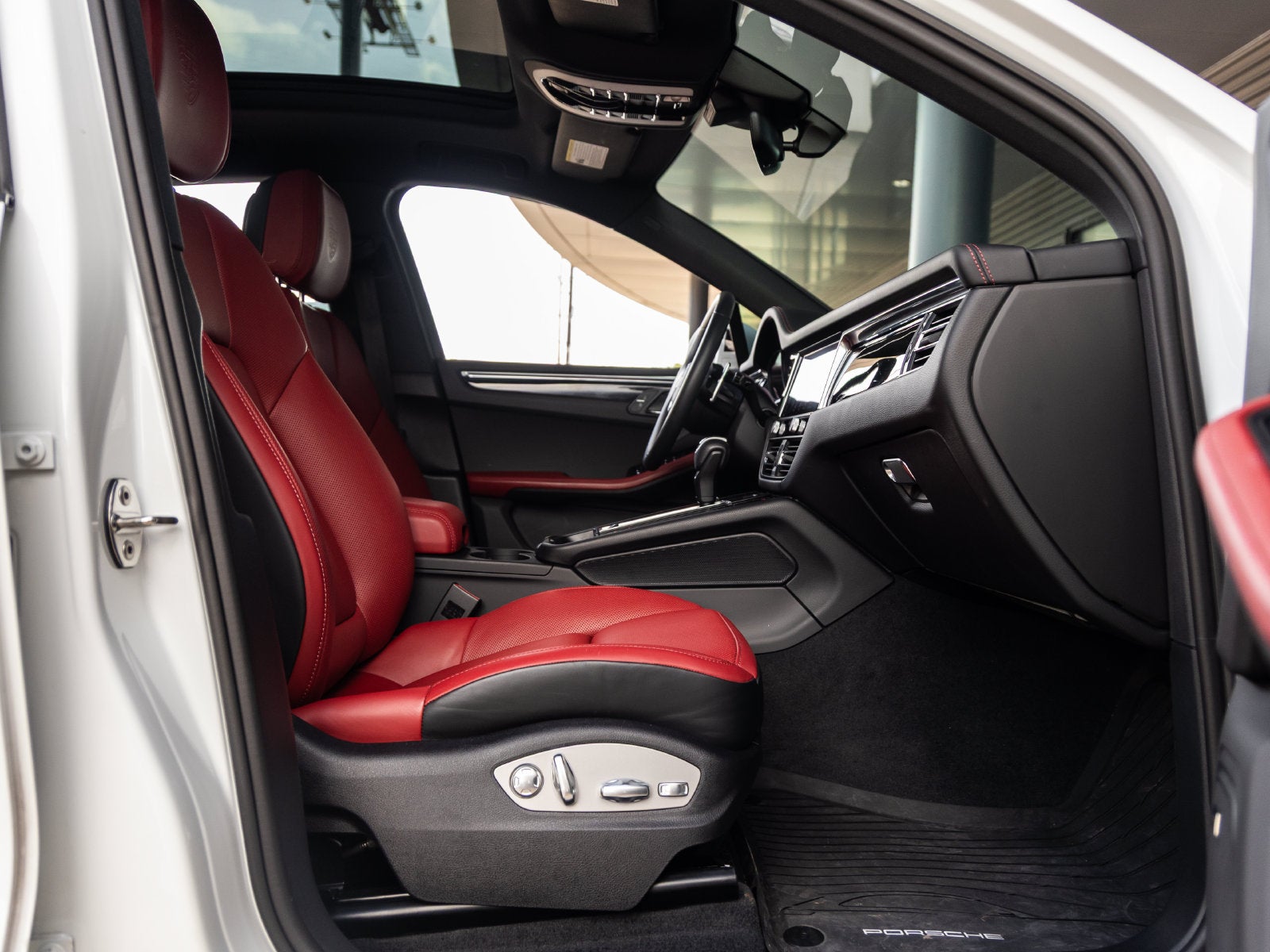 2025 Porsche Macan Macan