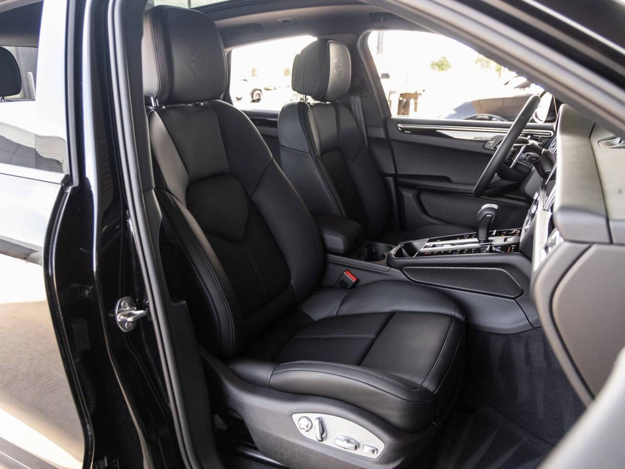 2025 Porsche Macan Macan