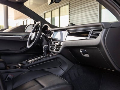 2025 Porsche Macan Macan