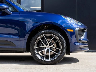 2025 Porsche Macan AWD