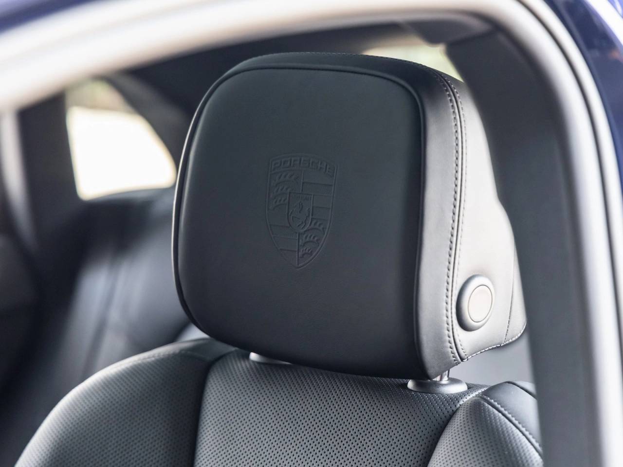 2025 Porsche Macan AWD