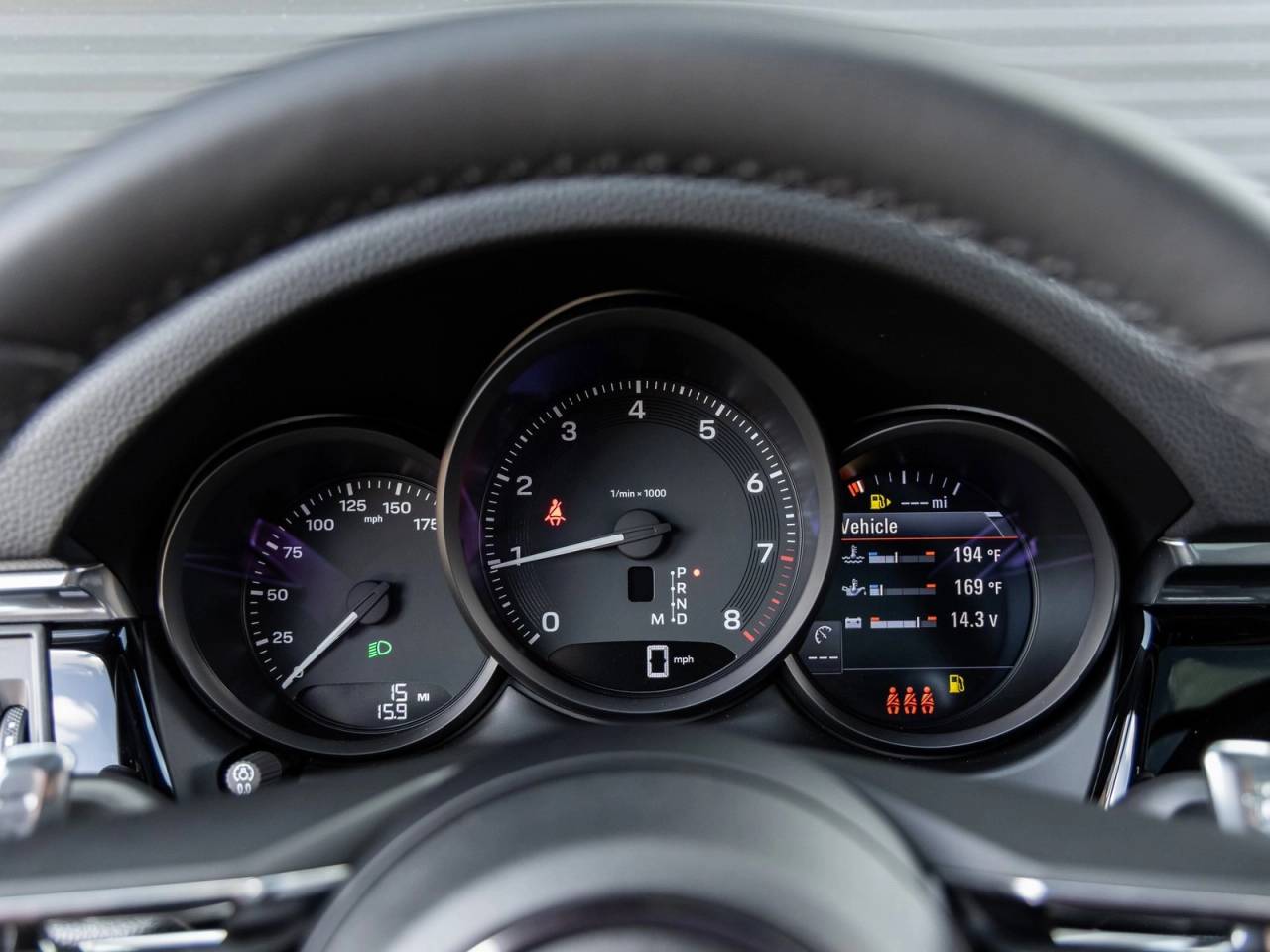 2025 Porsche Macan AWD