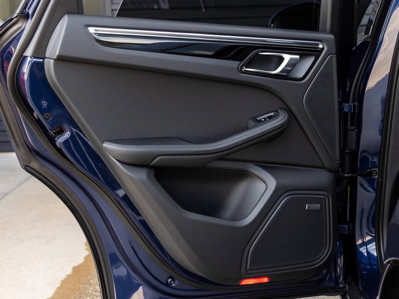 2025 Porsche Macan AWD