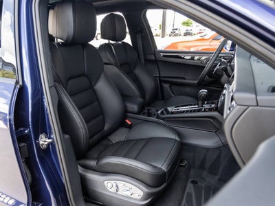 2025 Porsche Macan AWD
