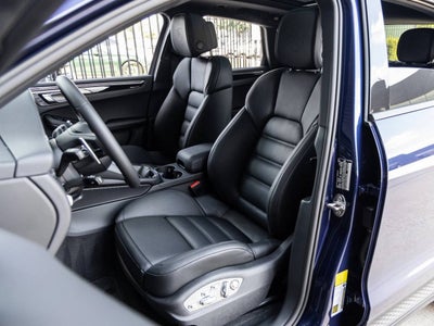 2025 Porsche Macan AWD
