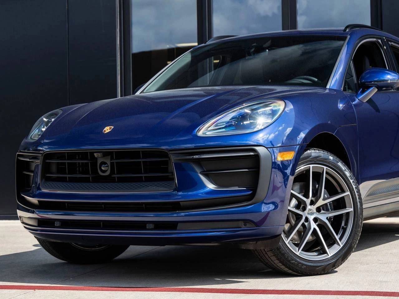 2025 Porsche Macan AWD