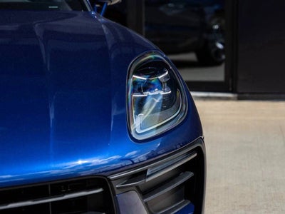 2025 Porsche Macan AWD