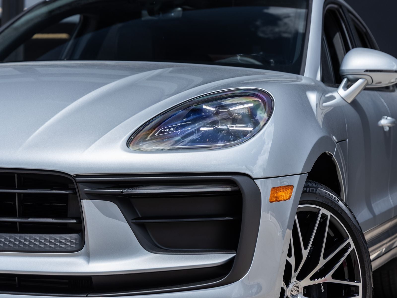 2026 Porsche Macan AWD