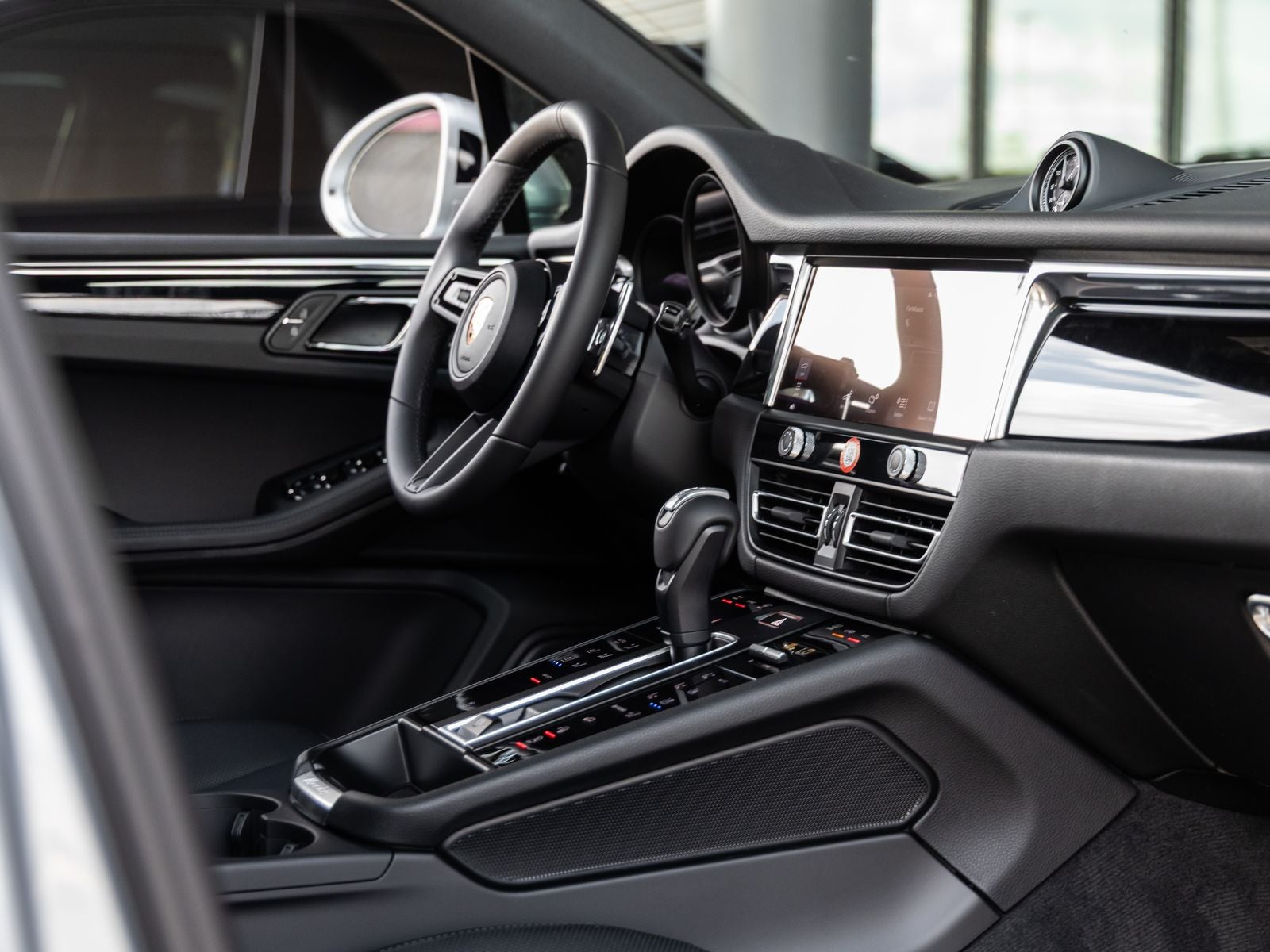 2026 Porsche Macan AWD