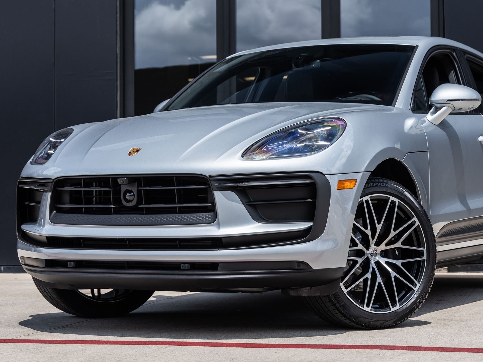 2026 Porsche Macan AWD