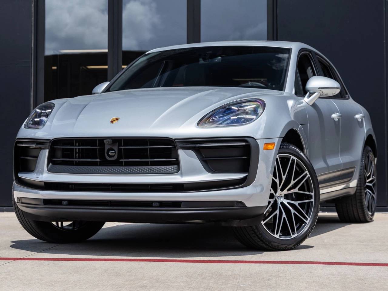 2026 Porsche Macan AWD