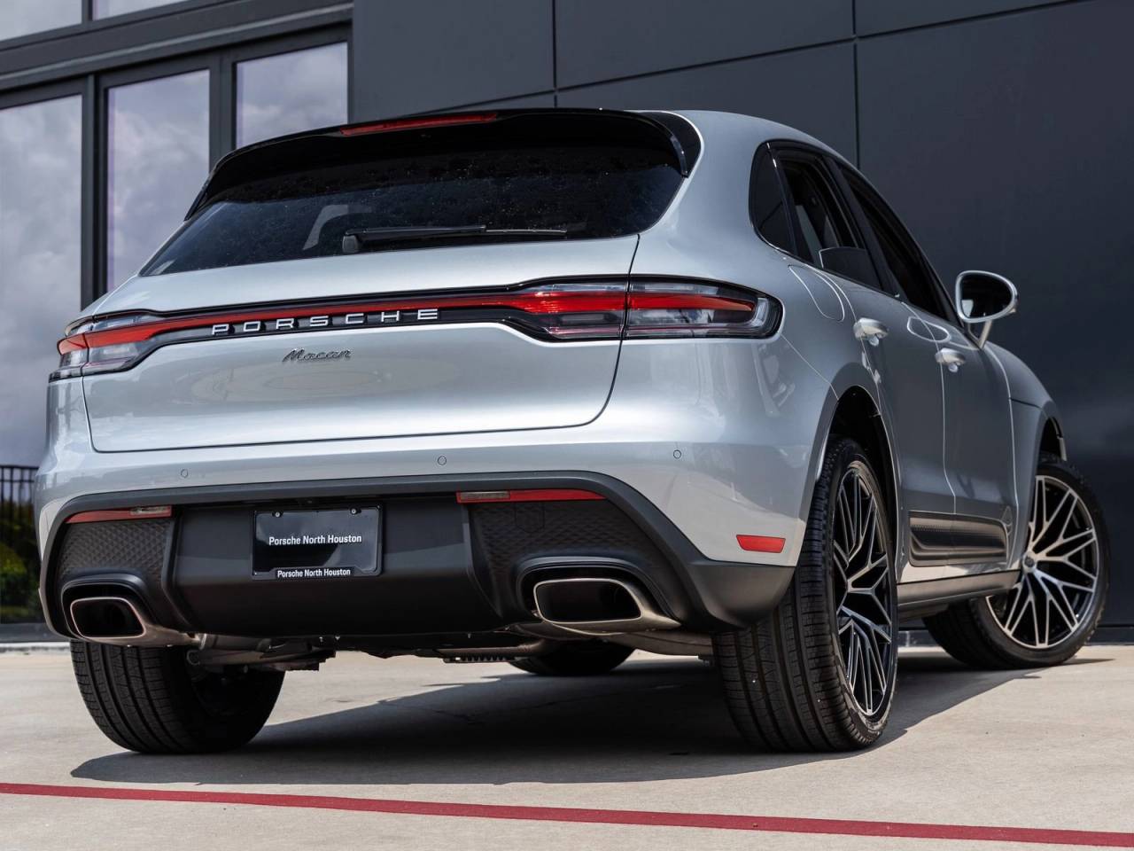 2026 Porsche Macan AWD