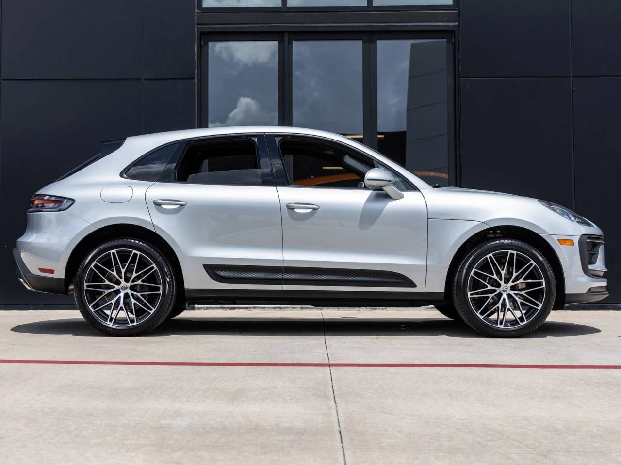 2026 Porsche Macan AWD
