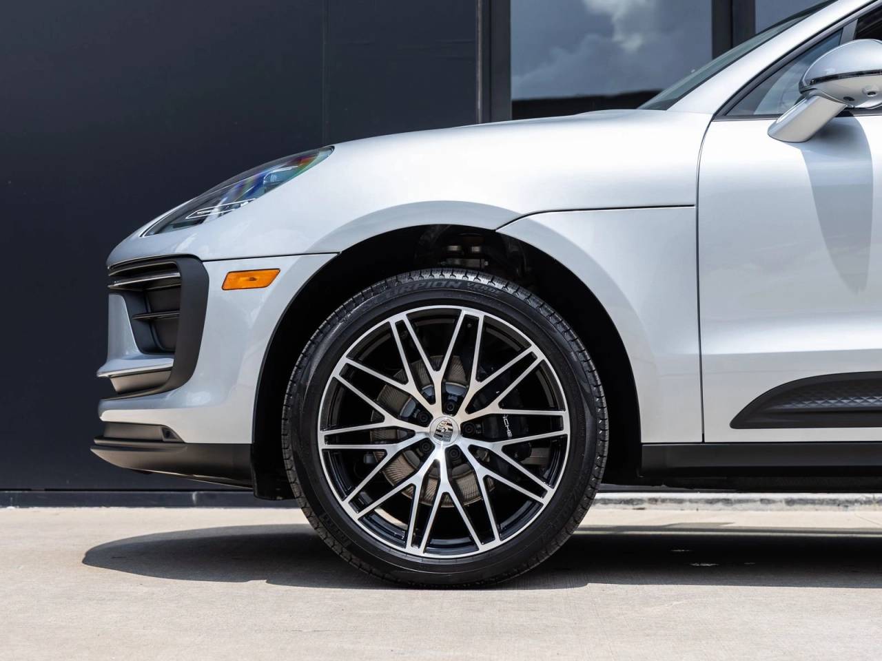 2026 Porsche Macan AWD