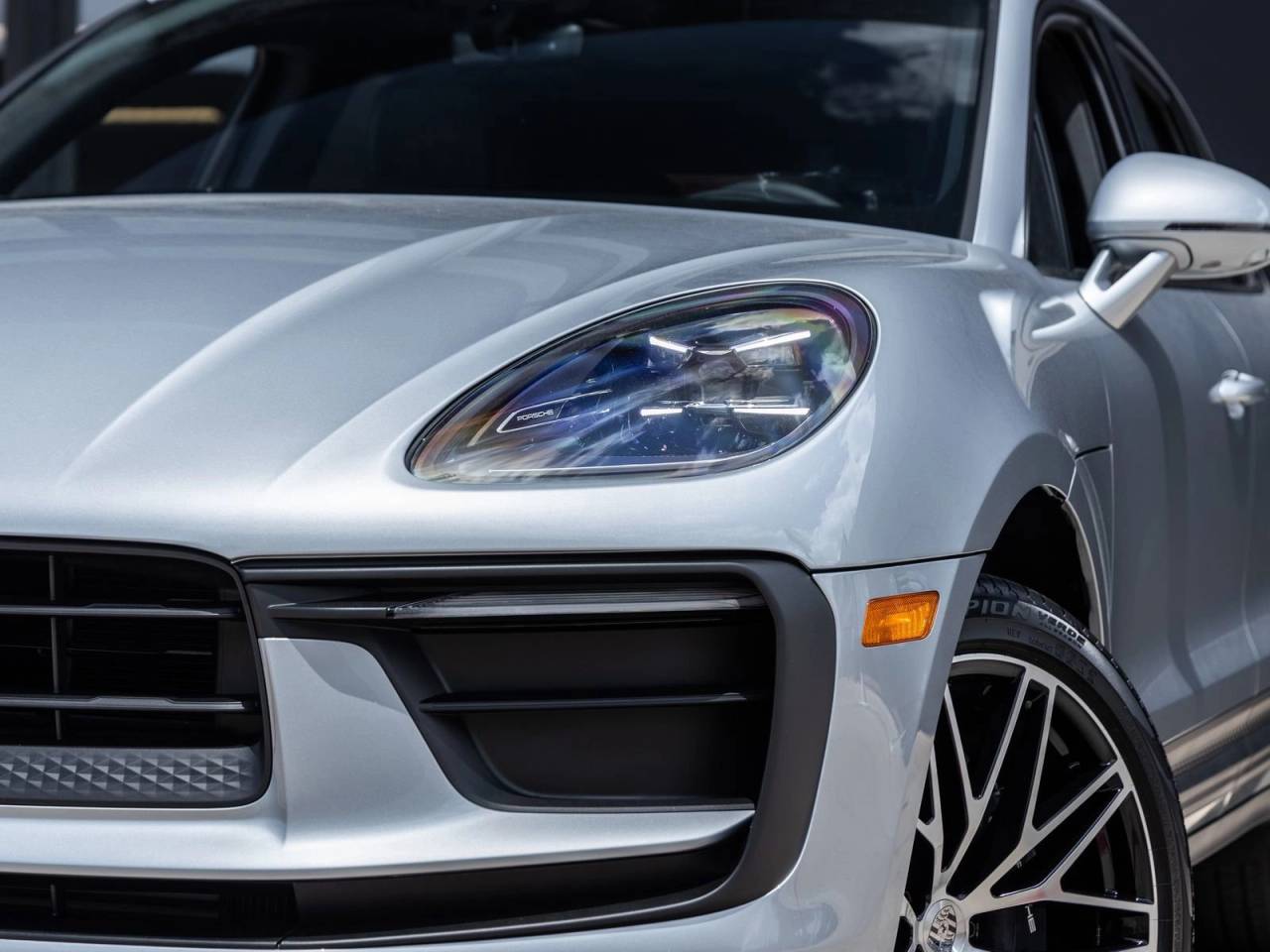 2026 Porsche Macan AWD