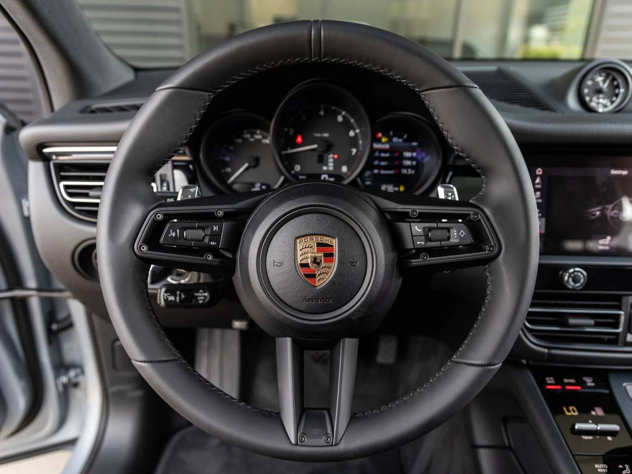 2026 Porsche Macan AWD