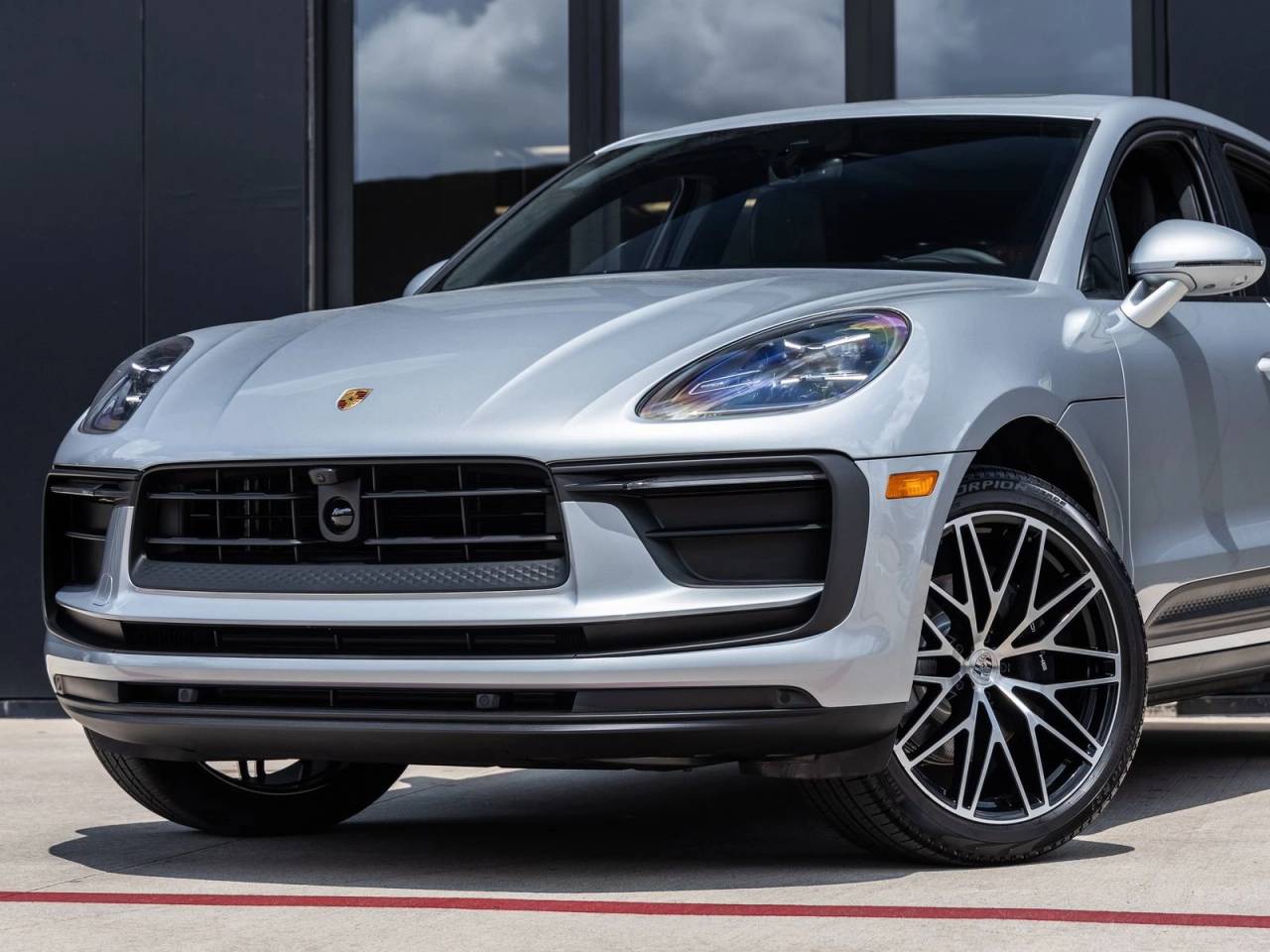 2026 Porsche Macan AWD