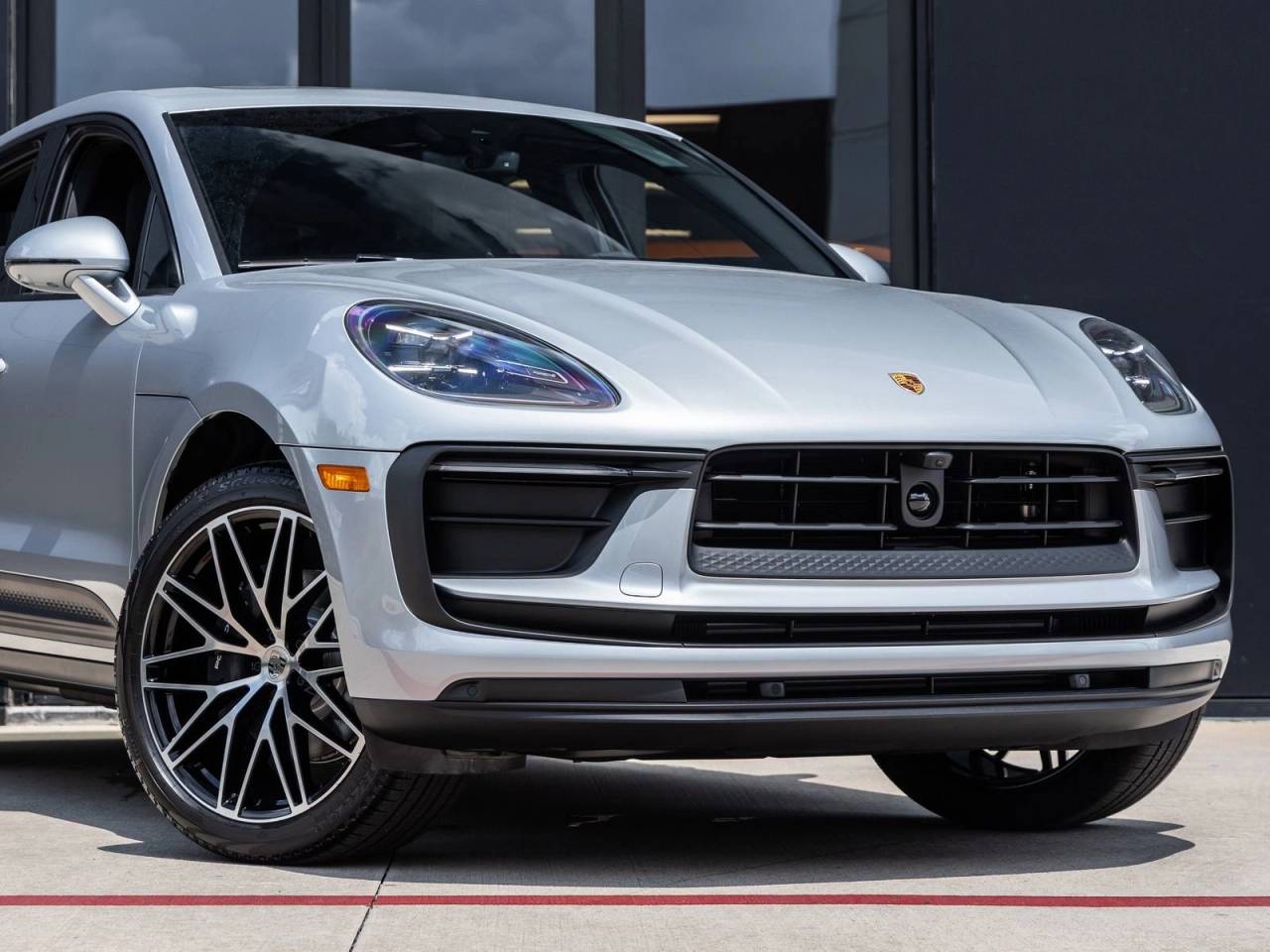 2026 Porsche Macan AWD