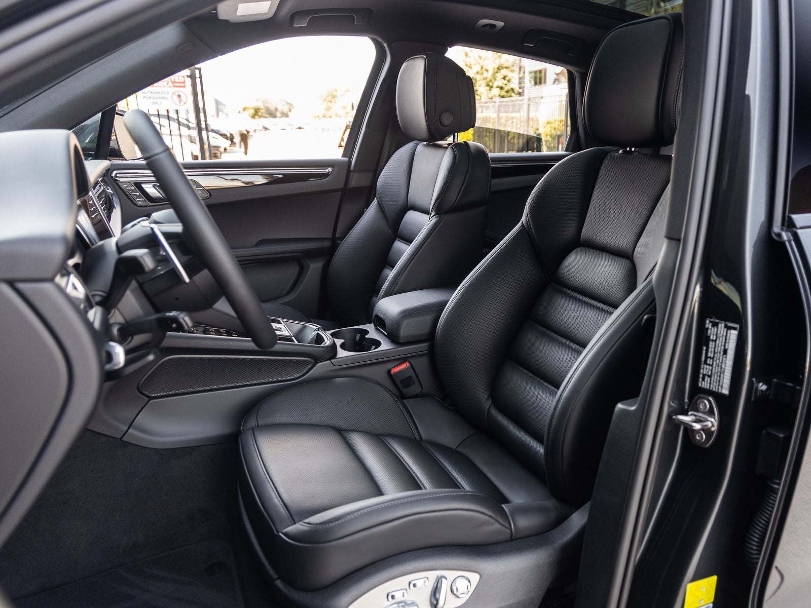 2026 Porsche Macan AWD