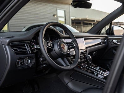 2026 Porsche Macan AWD