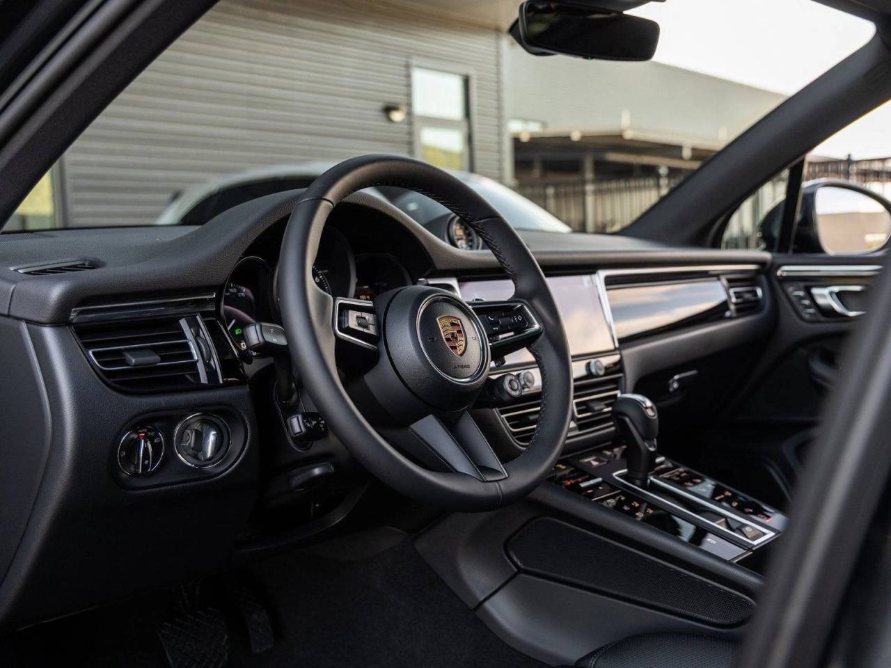 2026 Porsche Macan AWD