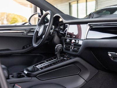 2026 Porsche Macan AWD
