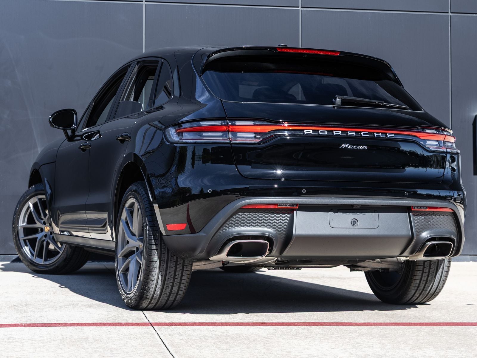 2026 Porsche Macan Base
