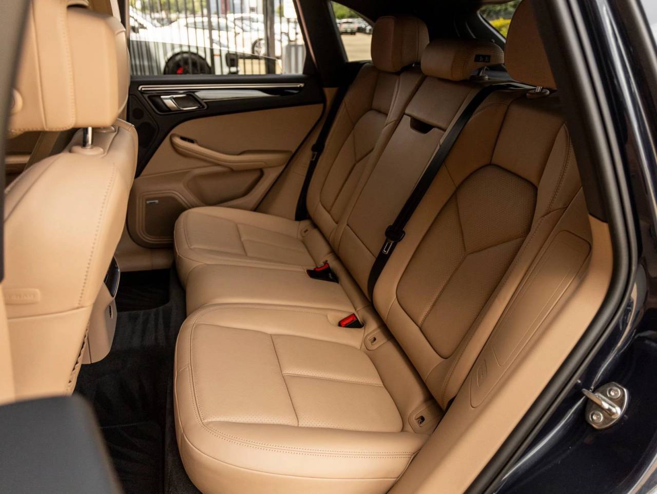 2021 Porsche Macan Macan