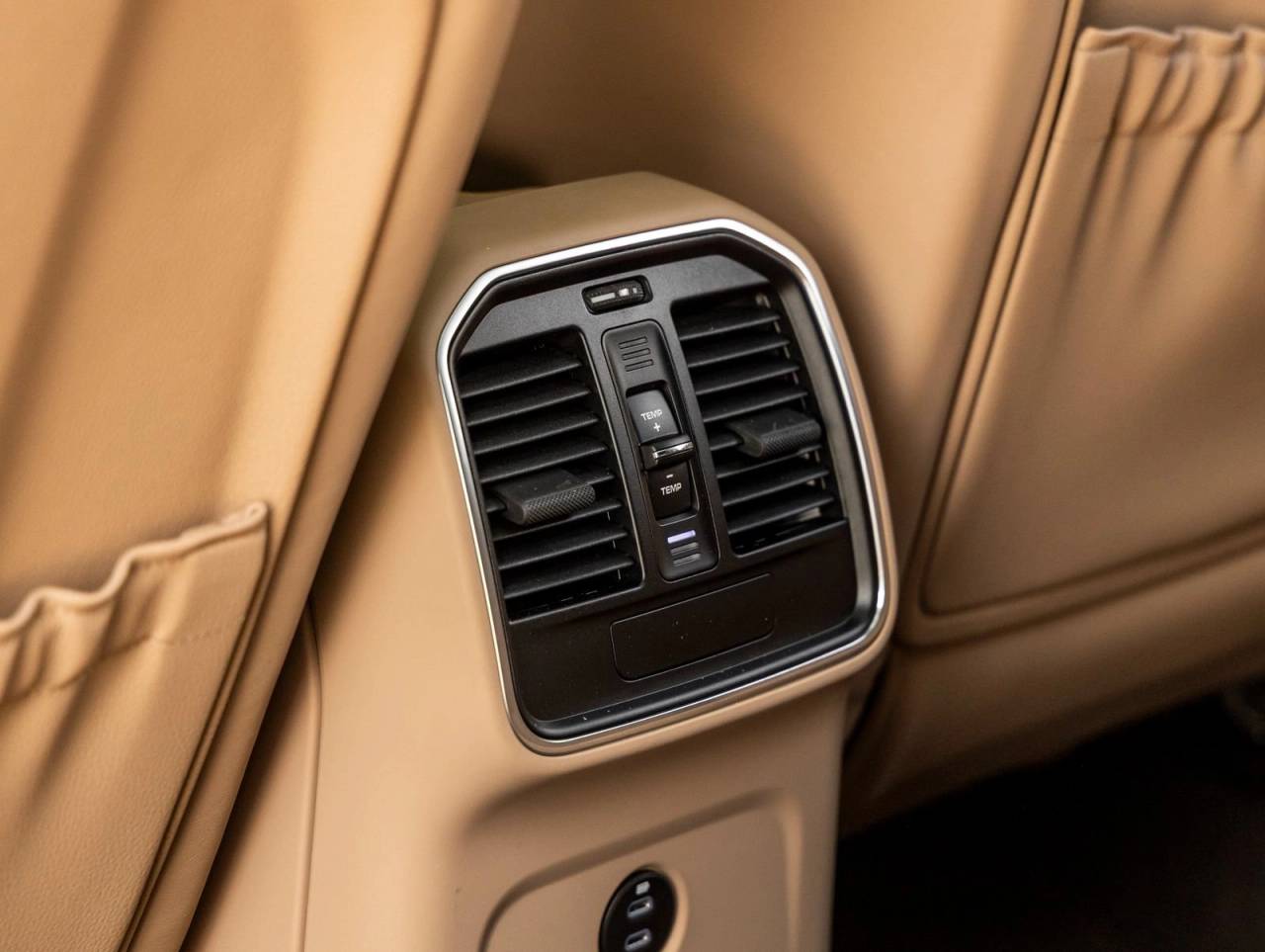 2021 Porsche Macan Macan