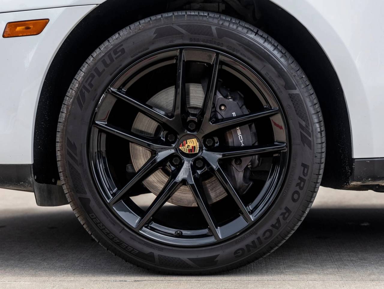 2023 Porsche Macan Macan (MY23)