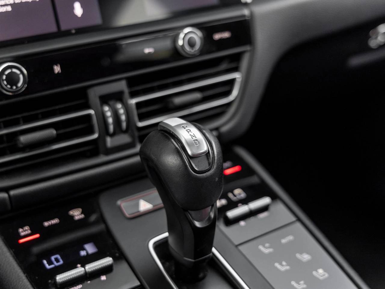 2023 Porsche Macan Macan (MY23)