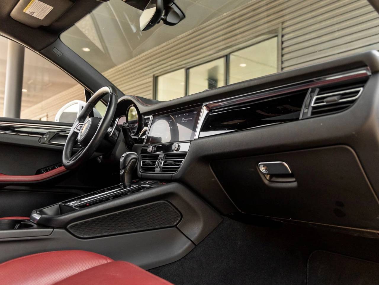 2023 Porsche Macan Macan (MY23)