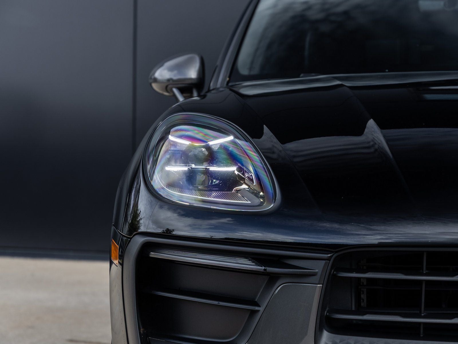 2023 Porsche Macan Macan T (MY23)