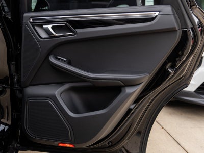 2023 Porsche Macan Macan T (MY23)