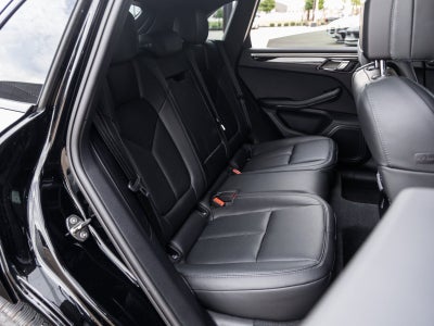 2023 Porsche Macan Macan T (MY23)