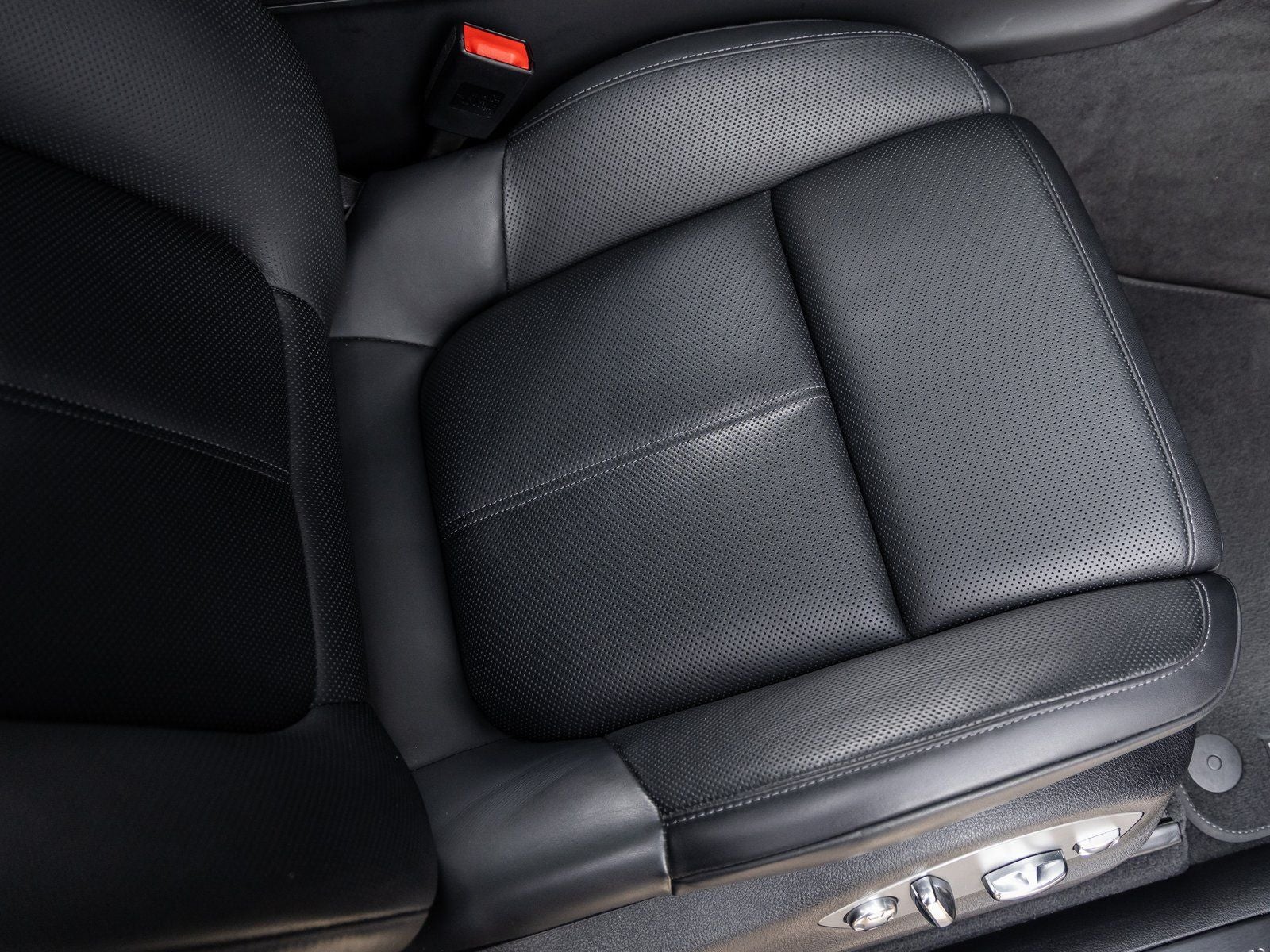 2023 Porsche Macan Macan T (MY23)